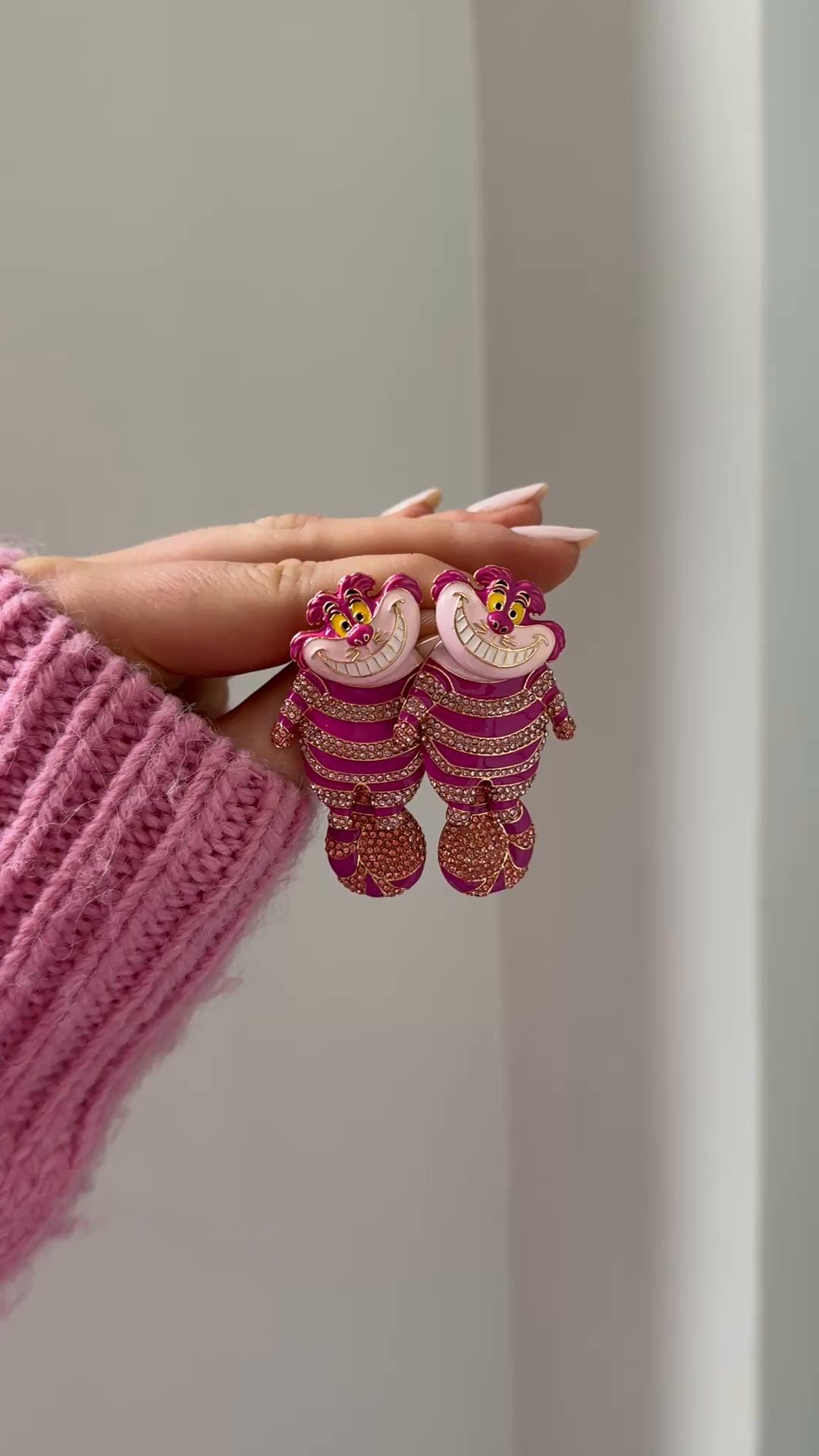 Disney Cheshire Cat Earrings - Pink