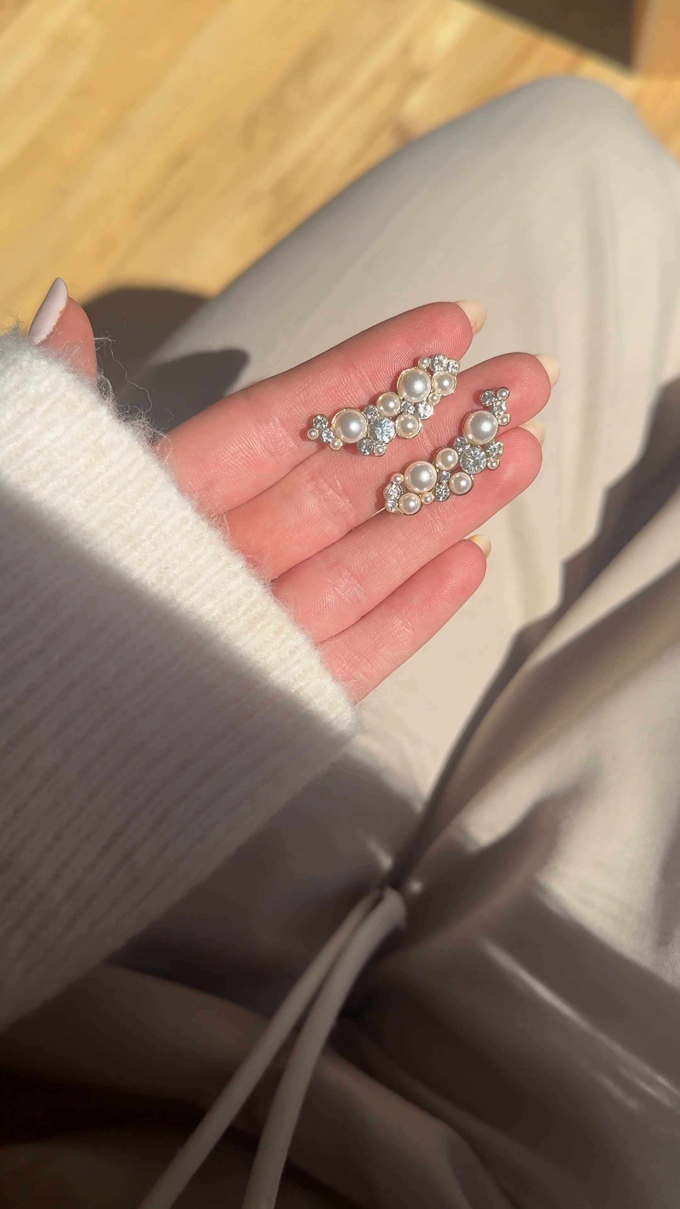 Gabbriette Crawler Earrings - Pearl